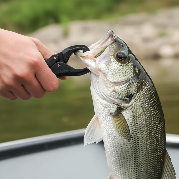 Yolev 5'' Fish Lip Gripper, 2PCS Plastic Fish Grabber Too with Hole,Floating Fishes Holder for Saltwater, Great Holder for Caught Fishes, Gifts for Men