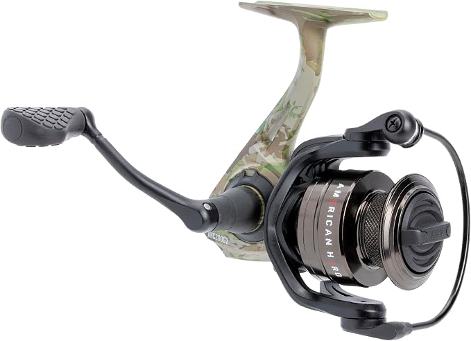 Lew's American Hero Camo Spinning Fishing Reel, Size 200 Reel, 5+1 Bearings, 6.2:1 Gear Ratio, One-Piece Graphite Frame, Oiled Felt Multi-Disc Drag, Interchangeable Retrieve, Clamshell, Camo/Black
