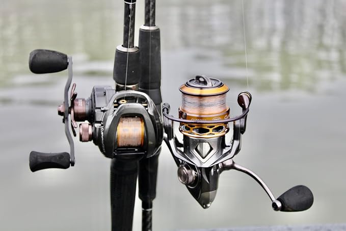 Lew’s Custom Lite 200 SS Spinning Fishing Reel, Size 200 Reel, 10+1 Bearings, 6.2:1 Gear Ratio, Tanso Tech Frame, Shallow Spool, Aluminum Speed Gears, Hybrid Carbon Drag, Reversible Retrieve, Gray