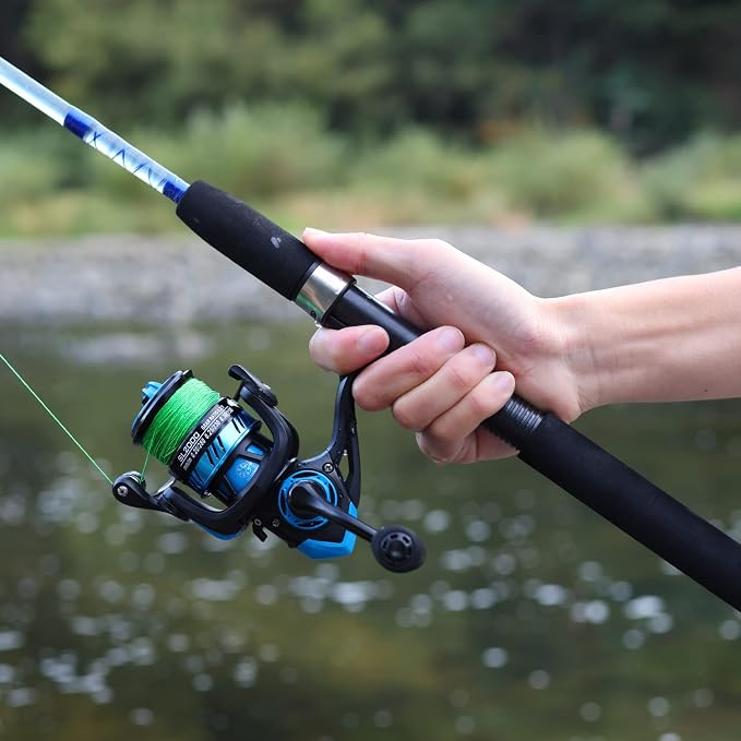 Sougayilang Fishing Rod, 2-Piece Composite Graphite & Glass Blanks Saltwater Trolling Rod Offshore Surf Fishing Pole with Stainless Steel Line Guides for Catfish, Salmon Glass Fiber Spinning Rod