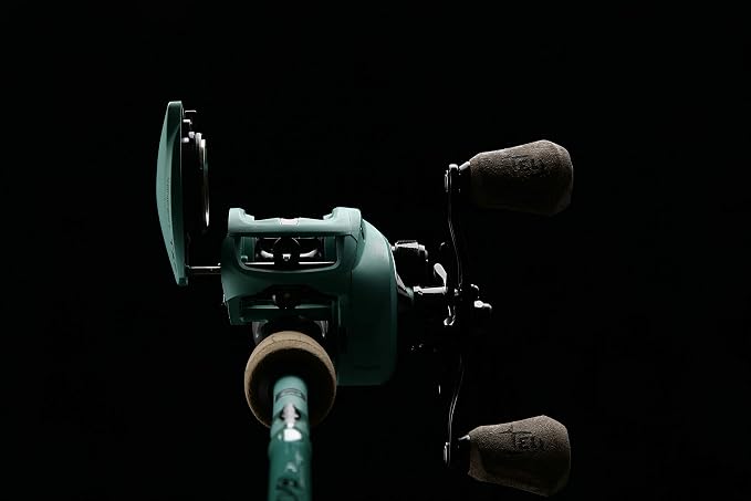Concept TX2 - Baitcast Reels - Includes Skull Cap Low-Profile Baitcast Reel Cover