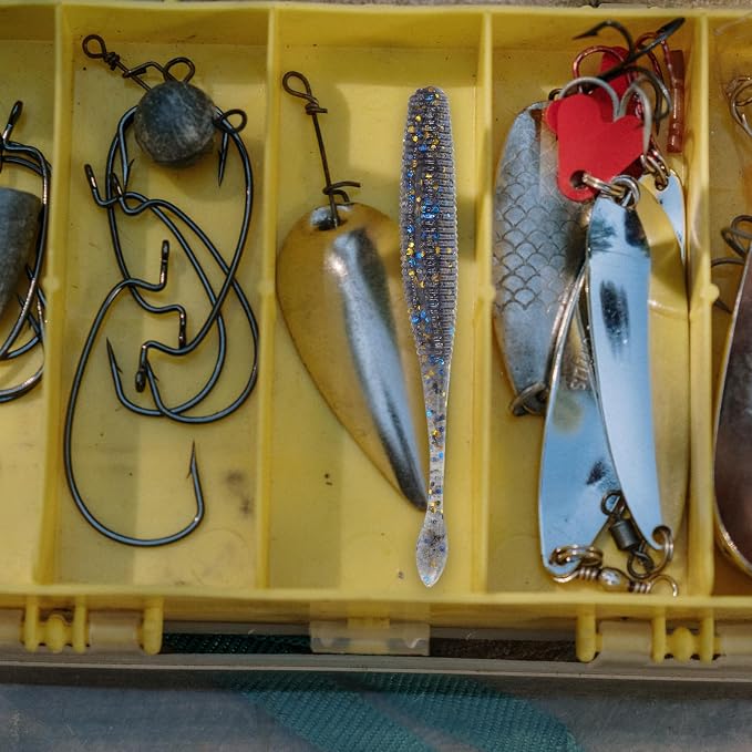 TEHAUX 15pcs Soft Baits Fishing Lures, High Density -Free 7.5cm Sinking Tail-Wagging Worms, Portable Fishing Supplies for Bass and Freshwater Anglers