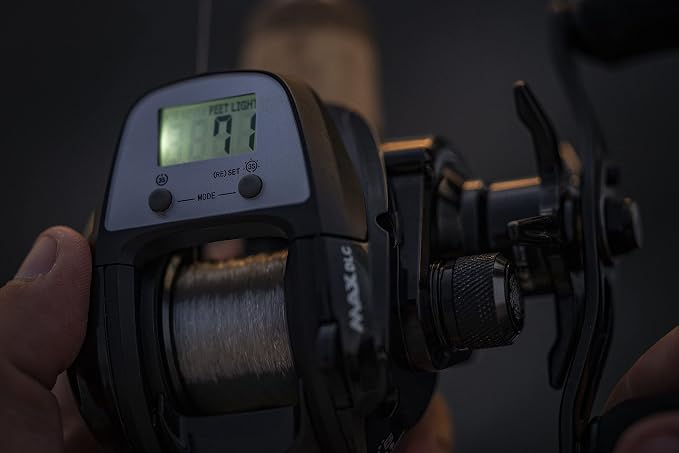 Abu Garcia Max Digital Line Counter Low Profile Baitcast Reel, Size LP (1498727), Carbon Fiber Star Drag, Max of 20lb | 9.0kg, Durable, Lightweight and Strong,Black