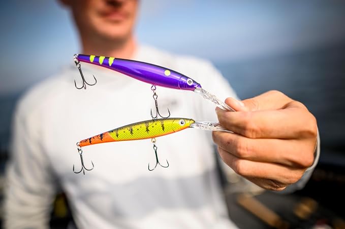 Berkley Flicker Minnow Fishing Lure, Firetail Chrome Candy, 1/3 oz, 3 1/2in | 9cm Crankbaits, Realistic Minnow Profile, Sharp Dive Curve Gets to Fish Quickly, Equipped with Fusion19 Hook