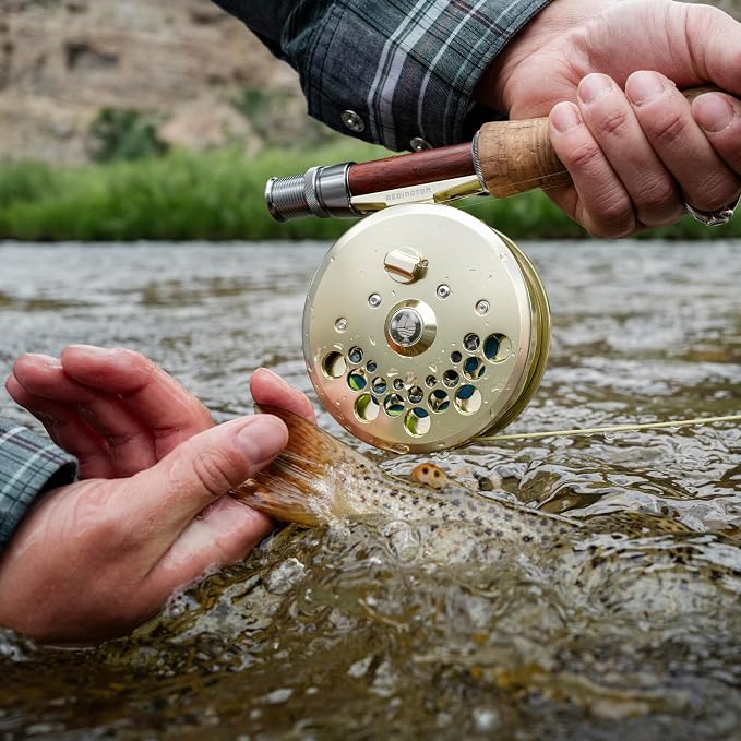 Redington Classic Trout Fly Reel – Lightweight Click-and-Pawl Trout Reel, Large Arbor, CNC Machined Aluminum
