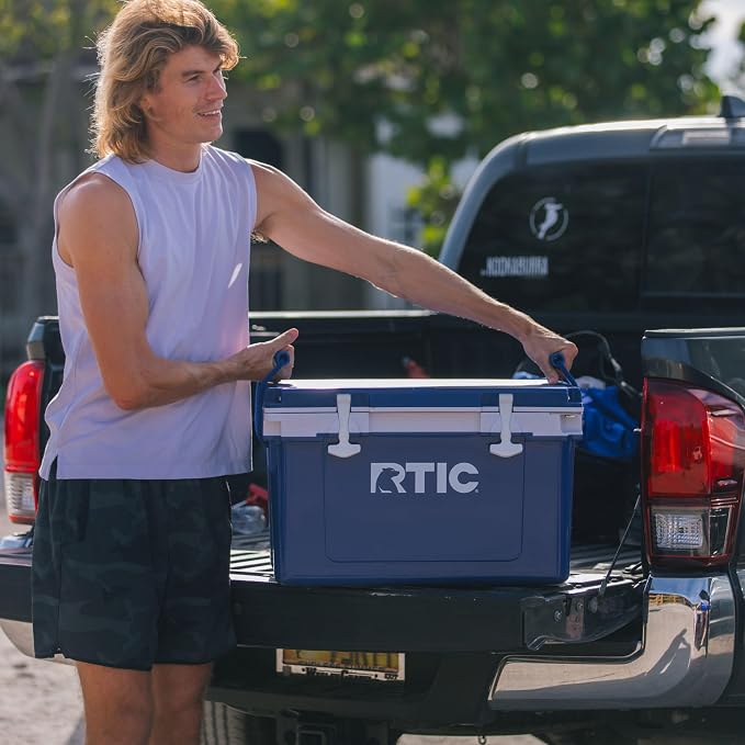 RTIC Ultra-Light 32 Quart Lightweight Hard Cooler, Insulated Portable Ice Chest 13 lbs, 48-Can Capacity, 5-Day Ice Retention, for Camping, Fishing, Beach, Boat, Picnic, Day Trip