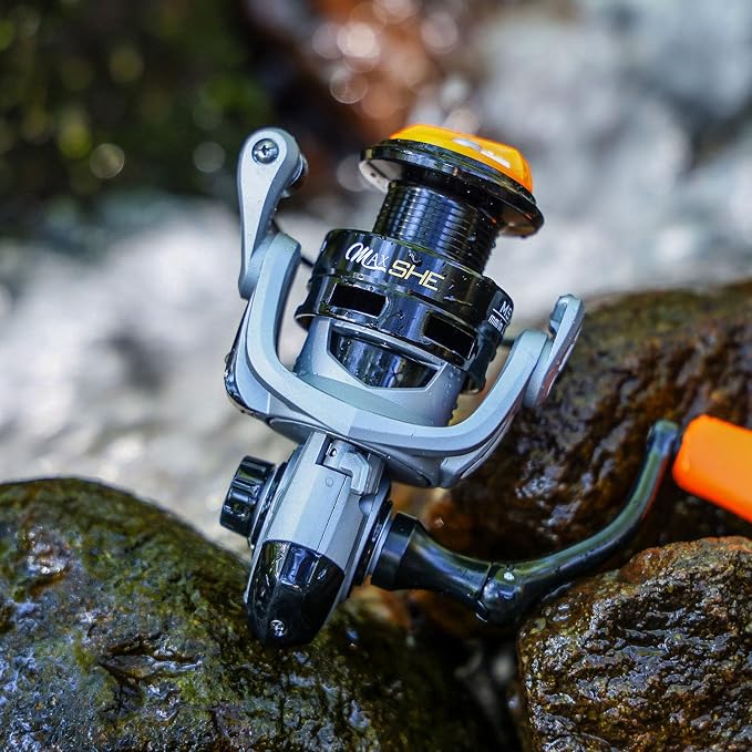 Sougayilang Fishing Reel, Ultralight Spinning Reels with Graphite Frame 5.2:1 High Speed for Saltwater or Freshwater Fishing