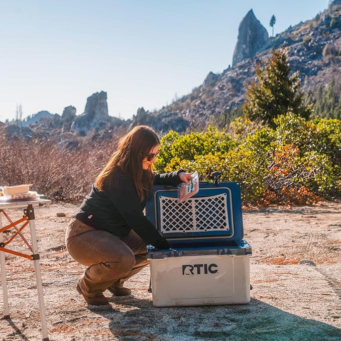 RTIC Ultra-Light 32 Quart Lightweight Hard Cooler, Insulated Portable Ice Chest 13 lbs, 48-Can Capacity, 5-Day Ice Retention, for Camping, Fishing, Beach, Boat, Picnic, Day Trip