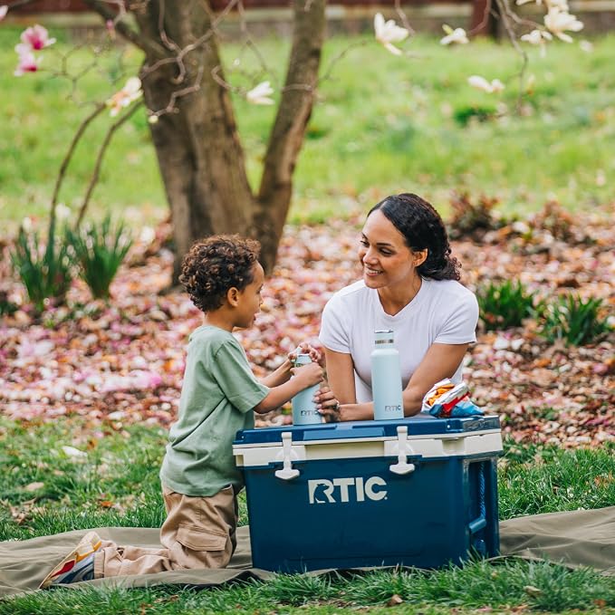 RTIC Ultra-Light 32 Quart Lightweight Hard Cooler, Insulated Portable Ice Chest 13 lbs, 48-Can Capacity, 5-Day Ice Retention, for Camping, Fishing, Beach, Boat, Picnic, Day Trip
